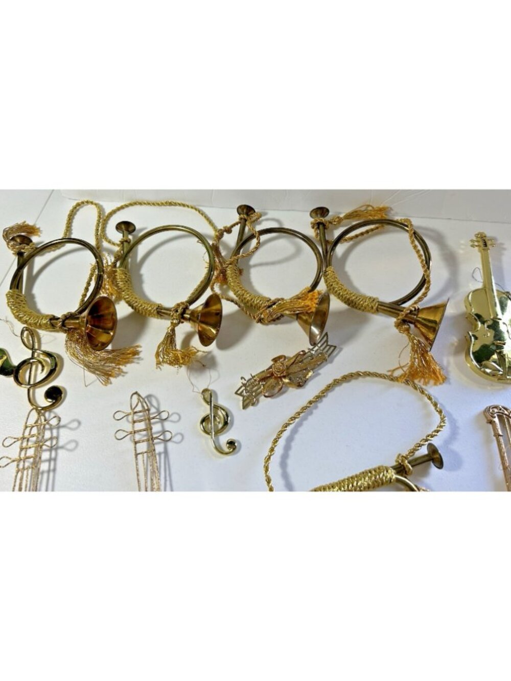 Vintage Lot of 24 Gold Metallic Musical Instrument Themed Christmas Ornaments - Picture 5 of 12